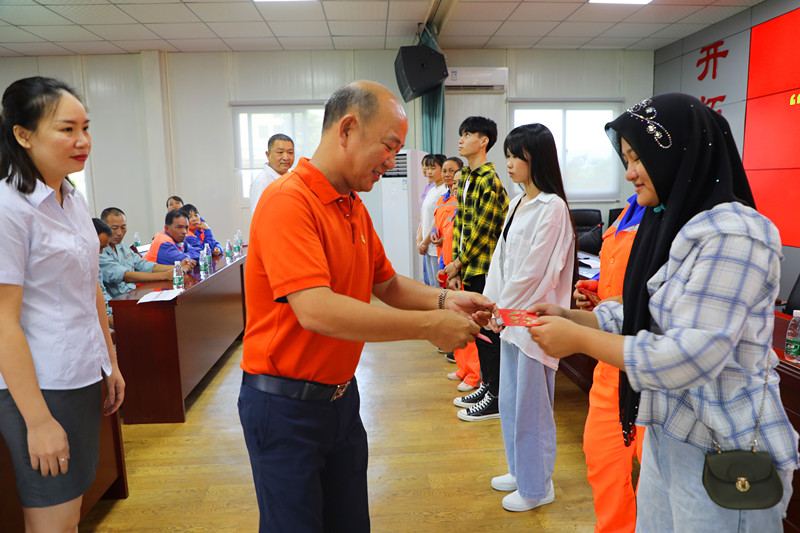 “金秋助學(xué)，圓夢(mèng)明佳！”明佳集團(tuán)黨支部及工會(huì)組織開(kāi)展愛(ài)心助學(xué)活動(dòng)！